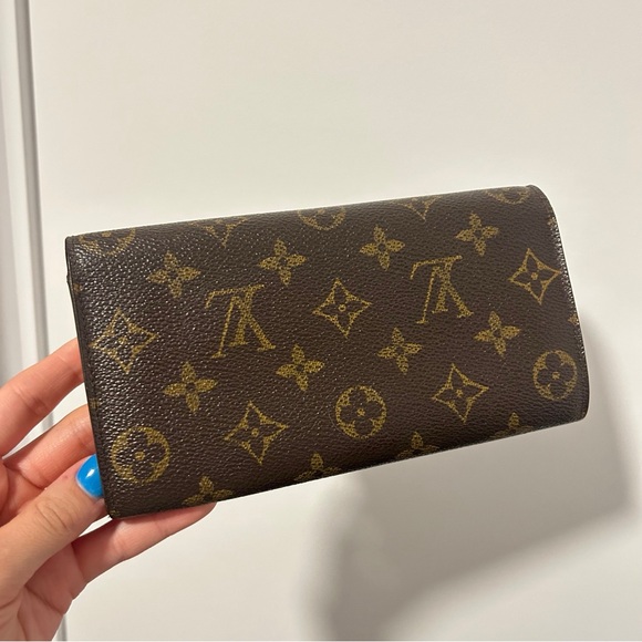 Louis Vuitton Sarah Wallet - Picture 2 of 10